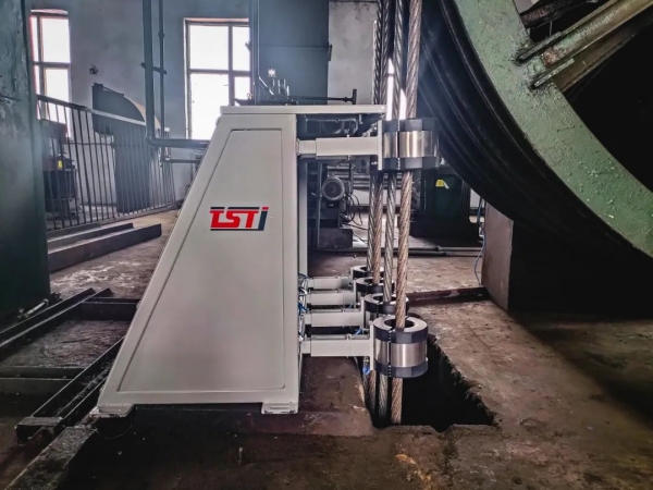 揪心！撫順一金礦發(fā)生罐籠鋼絲繩斷裂！3死1傷！